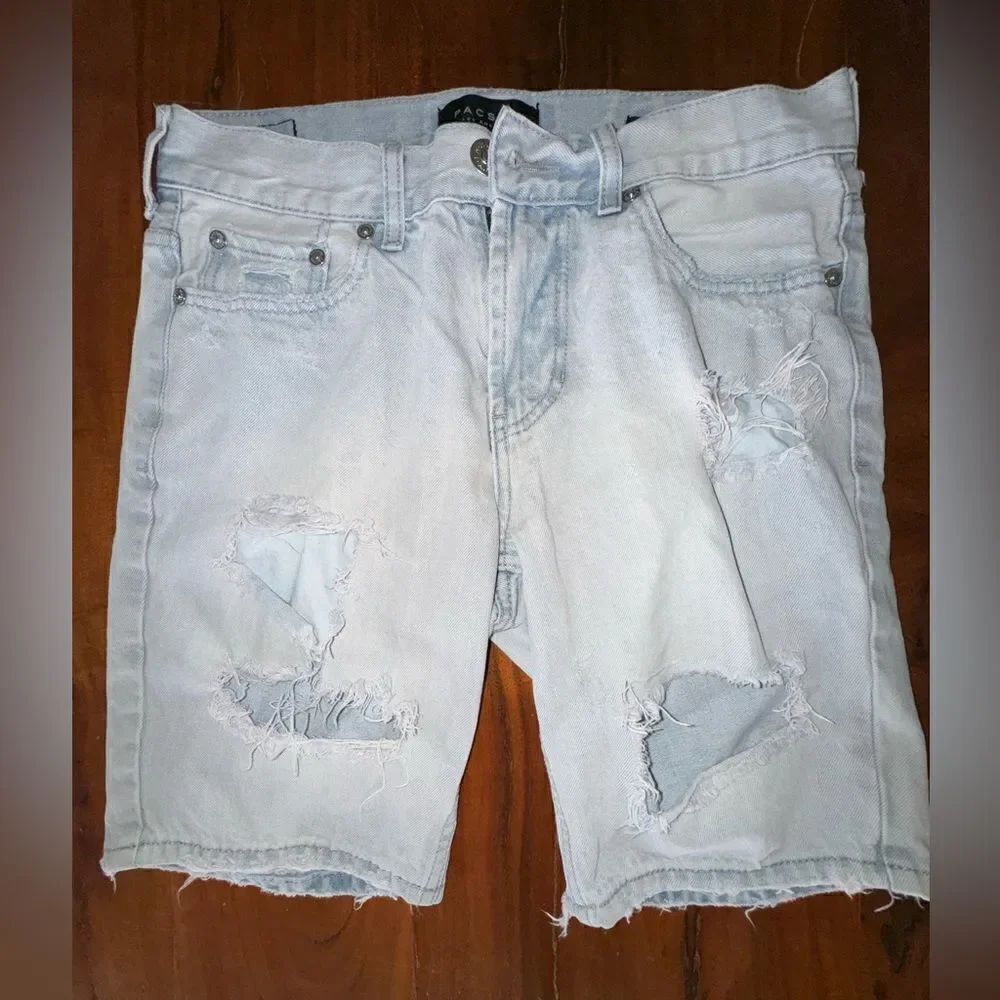 Pacsun skinny Bermuda sz 30 utterly destroyed